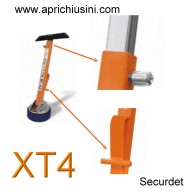XT4 APRI CHIUSINI MAGNETICO CON MANICO ESTENDIBILE PER COPERCHI MEDIO/